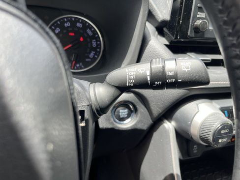 Used 2019 Toyota RAV4 XLE Premium FWD image 16