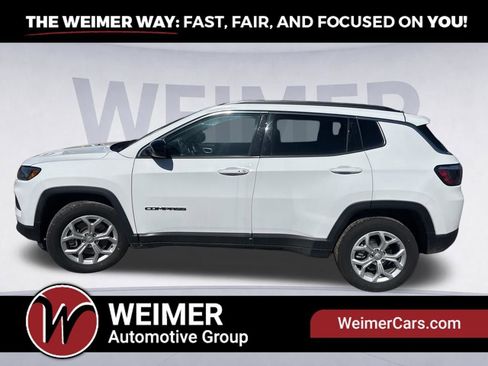 Used 2024 Jeep Compass Latitude AWD/4WD image 6