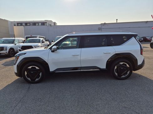 Used 2024 Kia EV9 Land AWD/4WD image 10