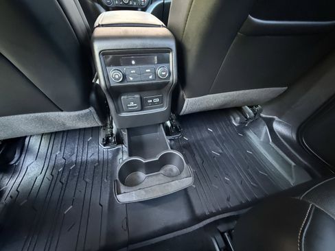 Used 2023 GMC Acadia SLT w/ Preferred Package image 34