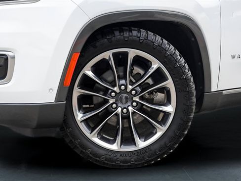 Used 2022 Jeep Wagoneer Series III w/ Premium Group I image 4