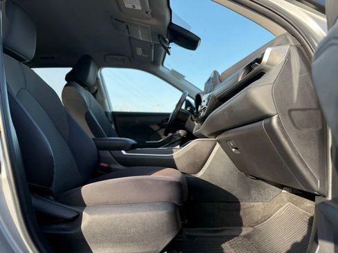 Used 2023 Toyota Highlander LE image 22