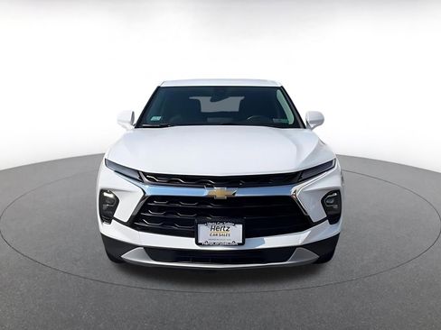 Used 2025 Chevrolet Blazer LT FWD image 3