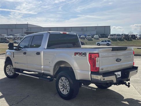 Certified 2019 Ford F250 XLT w/ XLT Value Package image 5