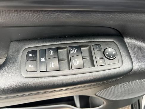 Certified 2022 Jeep Grand Cherokee Laredo X AWD/4WD image 12