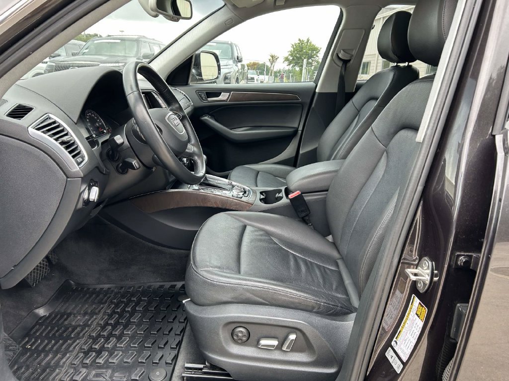 Used 2015 Audi Q5 2.0T Premium Plus w/ Technology Package AWD/4WD image 11