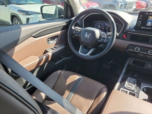 Used 2025 Honda Pilot Elite image 22