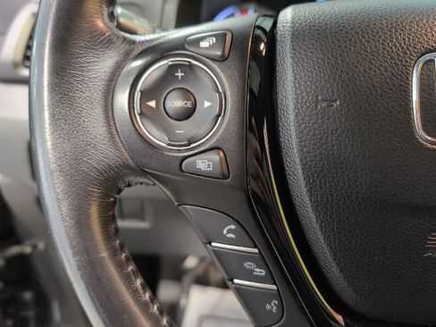Used 2017 Honda Pilot Touring image 20