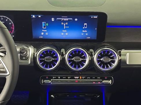 New 2026 Mercedes-Benz GLB 250 4MATIC image 19