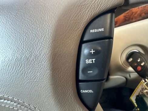 Used 2004 Jaguar XJ8 image 17