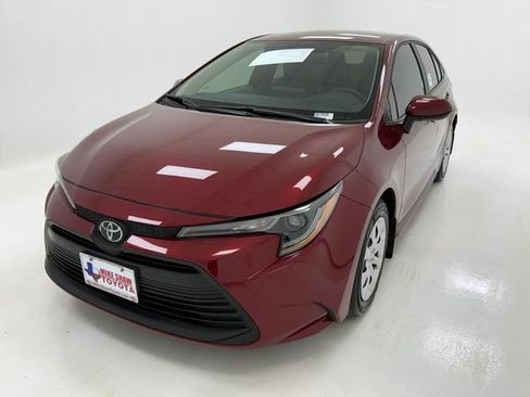 Used 2026 Toyota Corolla LE FWD image 3