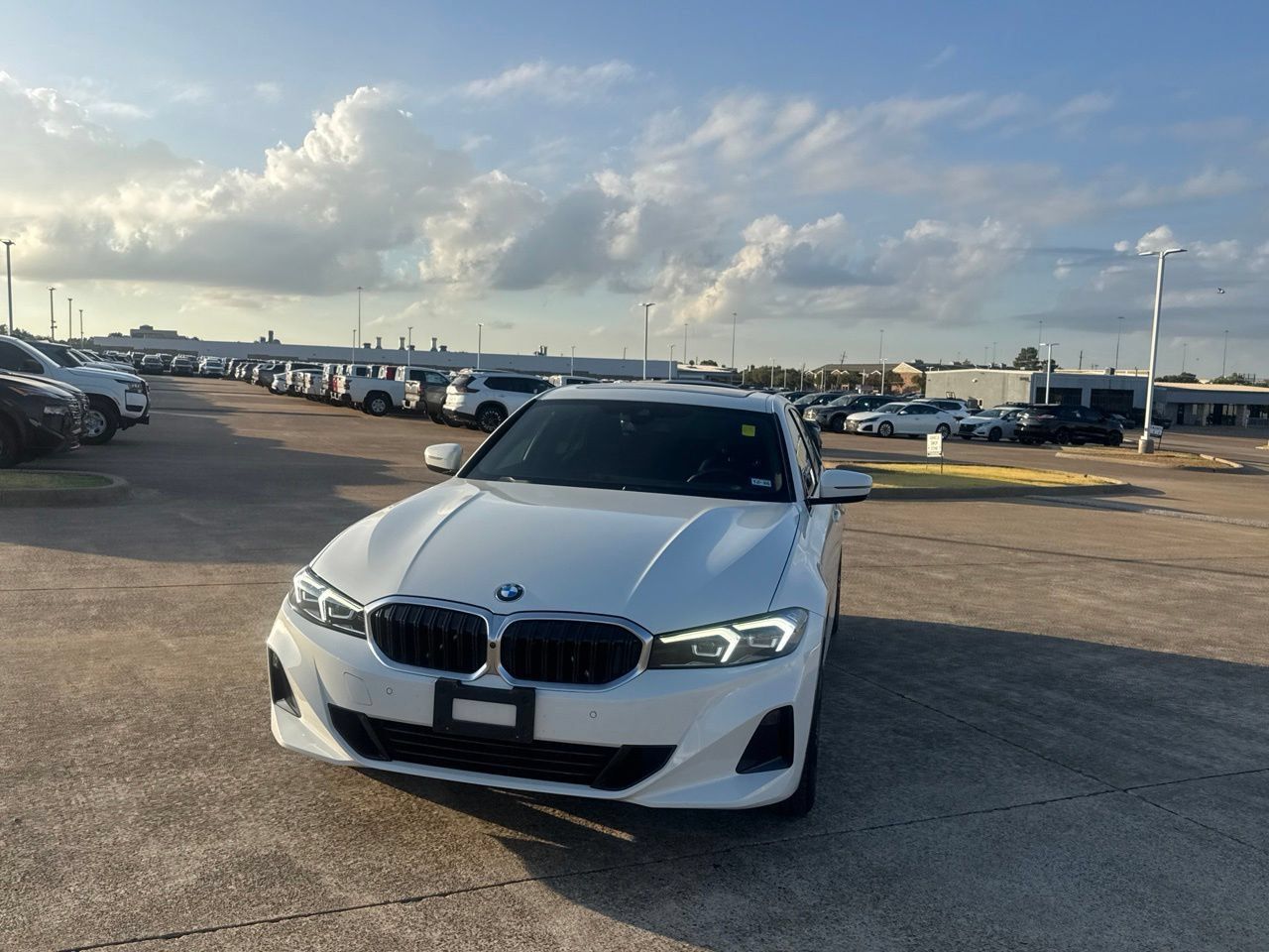 Used 2023 BMW 330i Sedan w/ Premium Package RWD image 7