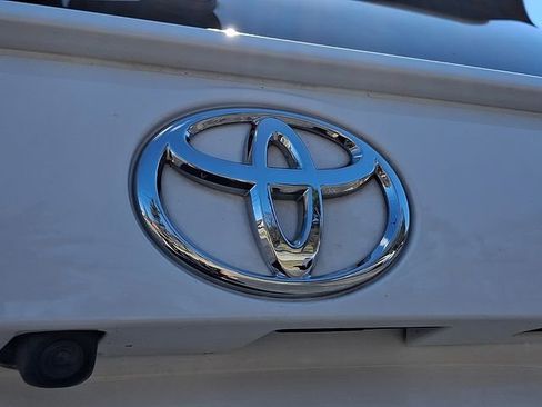 Used 2022 Toyota RAV4 LE image 31