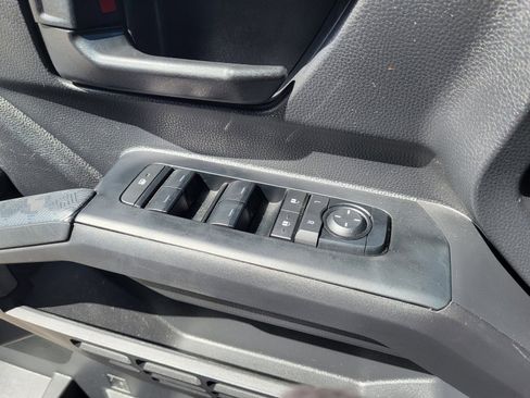 Certified 2025 Toyota Tacoma SR5 image 13