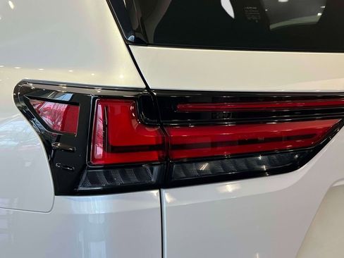 New 2026 Lexus LX 700h Luxury image 8