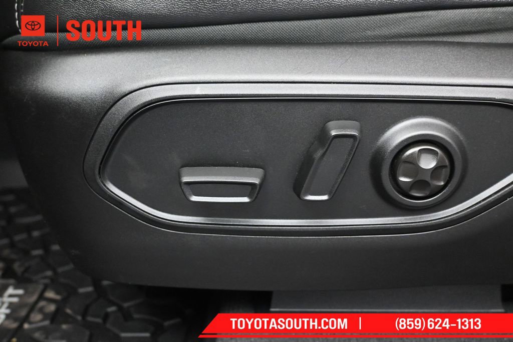 Used 2023 Jeep Grand Cherokee Limited AWD/4WD image 21