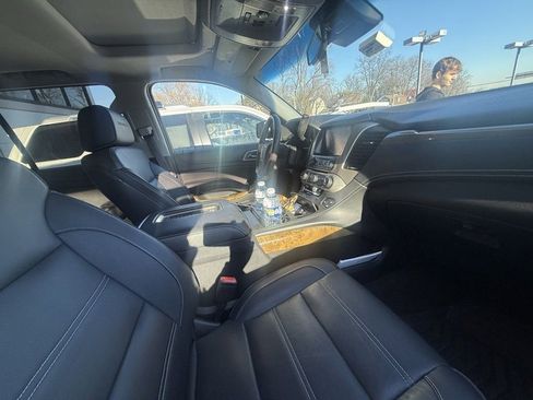 Used 2017 GMC Yukon Denali image 4