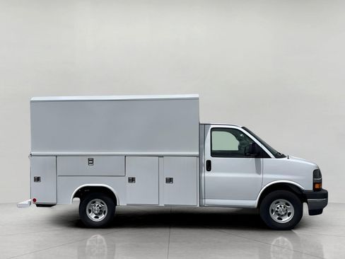 New 2025 Chevrolet Express 3500 w/ Power Convenience Package RWD image 2