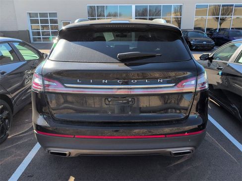 Used 2023 Lincoln Nautilus AWD w/ Premium Package image 3