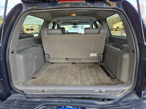 Used 2006 GMC Yukon XL SLT w/ SLT Preferred Equipment Group AWD/4WD image 5