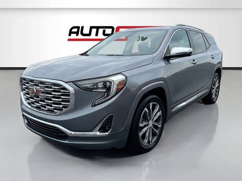 Used 2020 GMC Terrain Denali w/ Denali Premium Package AWD/4WD image 3