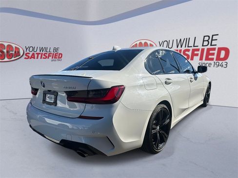 Used 2022 BMW 330i xDrive Sedan w/ M Sport Package image 4