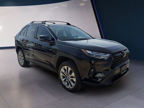 Used 2025 Toyota RAV4 XLE Premium image 7