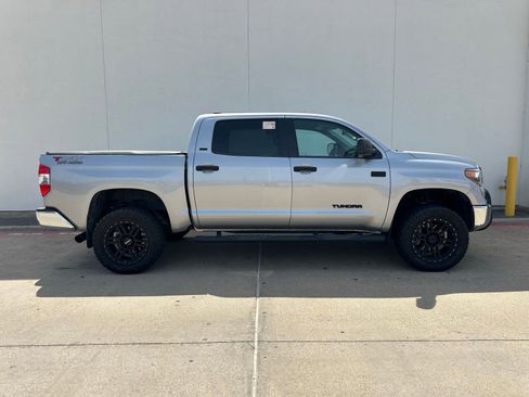 Used 2020 Toyota Tundra SR5 w/ SR5 Upgrade Package AWD/4WD image 6