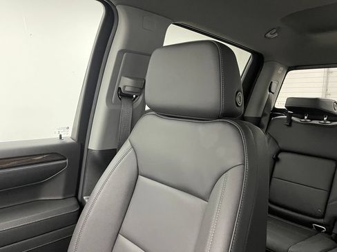 Used 2024 Chevrolet Silverado 1500 LT Trail Boss w/ Convenience Package II AWD/4WD image 40