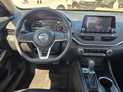 Used 2021 Nissan Altima 2.5 SV FWD image 18