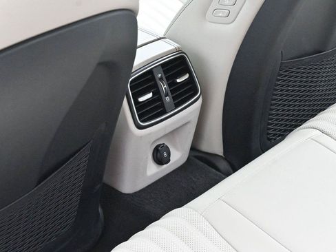 Used 2019 Genesis G70 3.3T Advanced RWD image 31