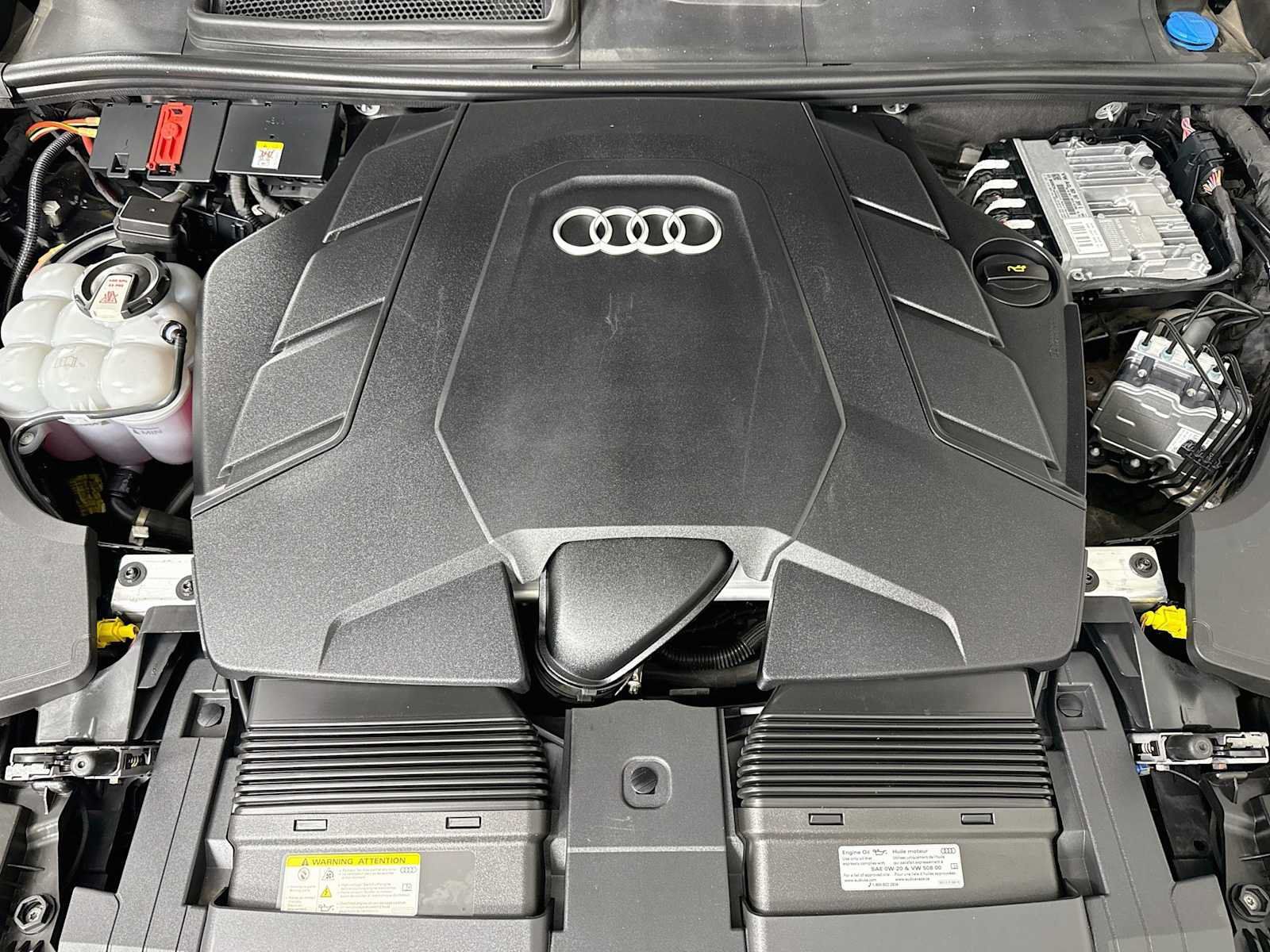 Used 2024 Audi Q8 Prestige AWD/4WD image 31