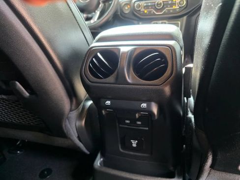 Used 2022 Jeep Wrangler Unlimited Rubicon w/ Trailer Tow Package AWD/4WD image 16