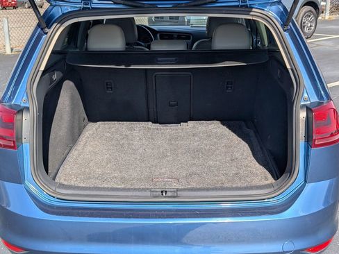 Used 2015 Volkswagen Golf TDI S image 9