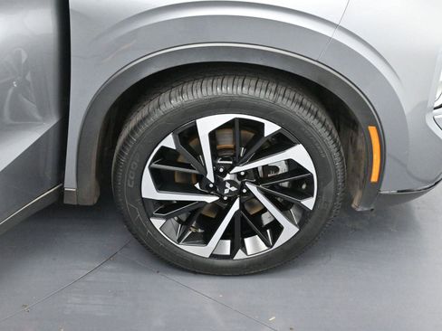 Used 2022 Mitsubishi Outlander SE image 32