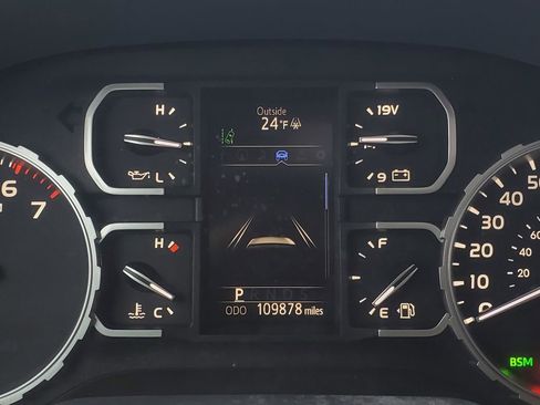 Used 2019 Toyota Tundra 4x4 CrewMax image 19