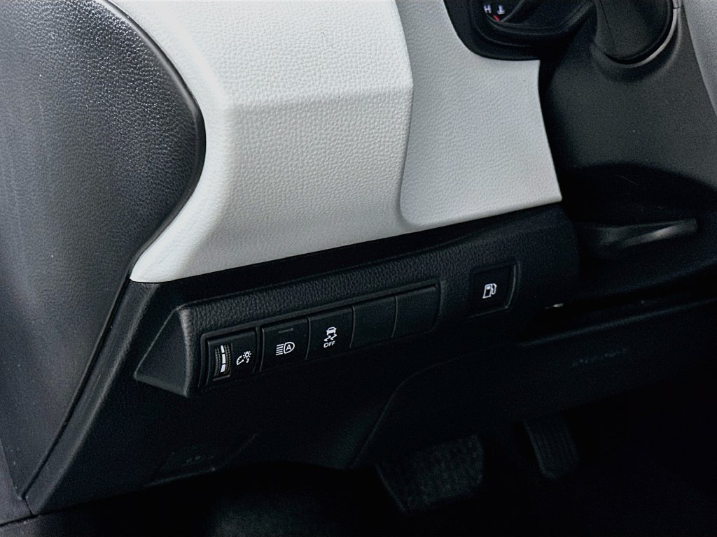 Certified 2024 Toyota Corolla SE w/ SE Package FWD image 10