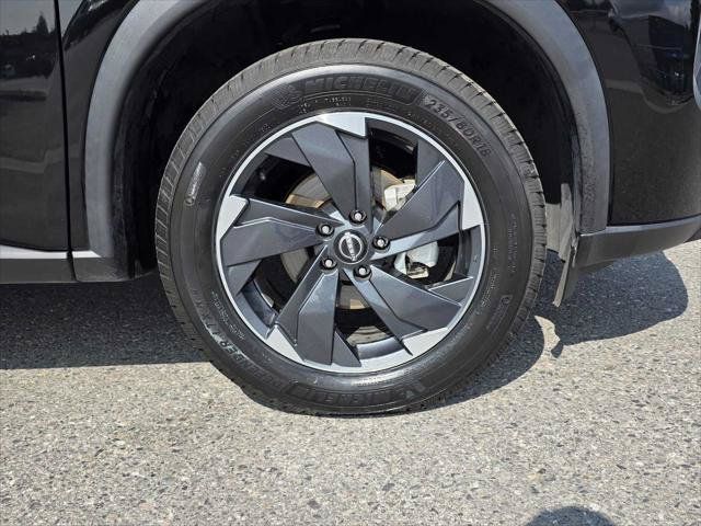 Used 2025 Nissan Rogue SV AWD/4WD image 9