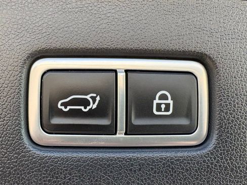 Used 2022 Kia Sorento EX w/ Panoramic Sunroof Package image 14