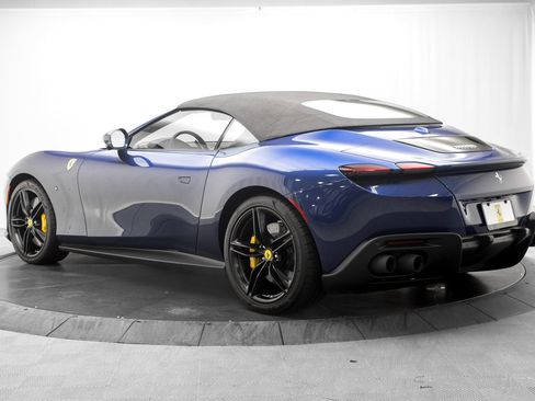 Used 2025 Ferrari Roma Spider RWD image 13