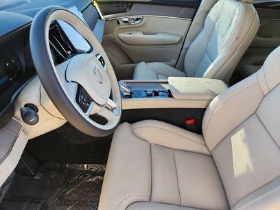 New 2026 Volvo XC90 B6 Ultra w/ Protection Package