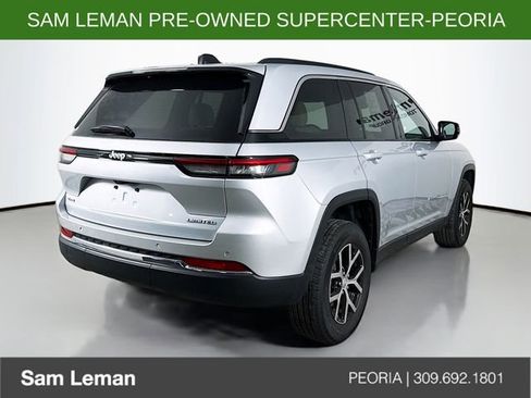 Used 2024 Jeep Grand Cherokee Limited image 7