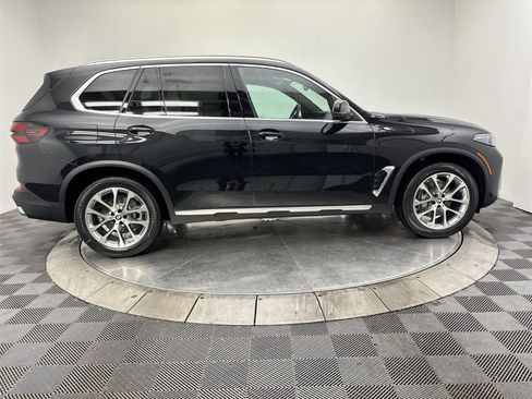 New 2026 BMW X5 xDrive40i w/ Climate Comfort Package image 17