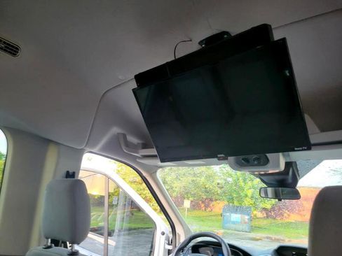 Used 2018 Ford Transit 350 XLT image 49