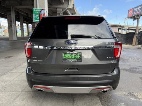 Used 2017 Ford Explorer XLT w/ Equipment Group 202A image 5