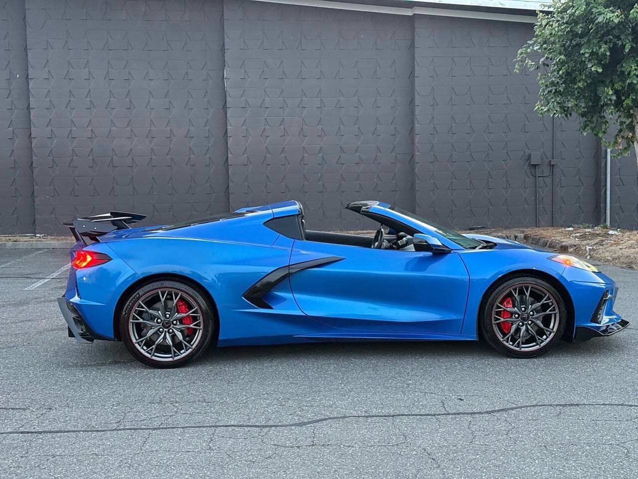 Used 2025 Chevrolet Corvette Stingray Coupe w/ Battery Protection Package RWD image 3