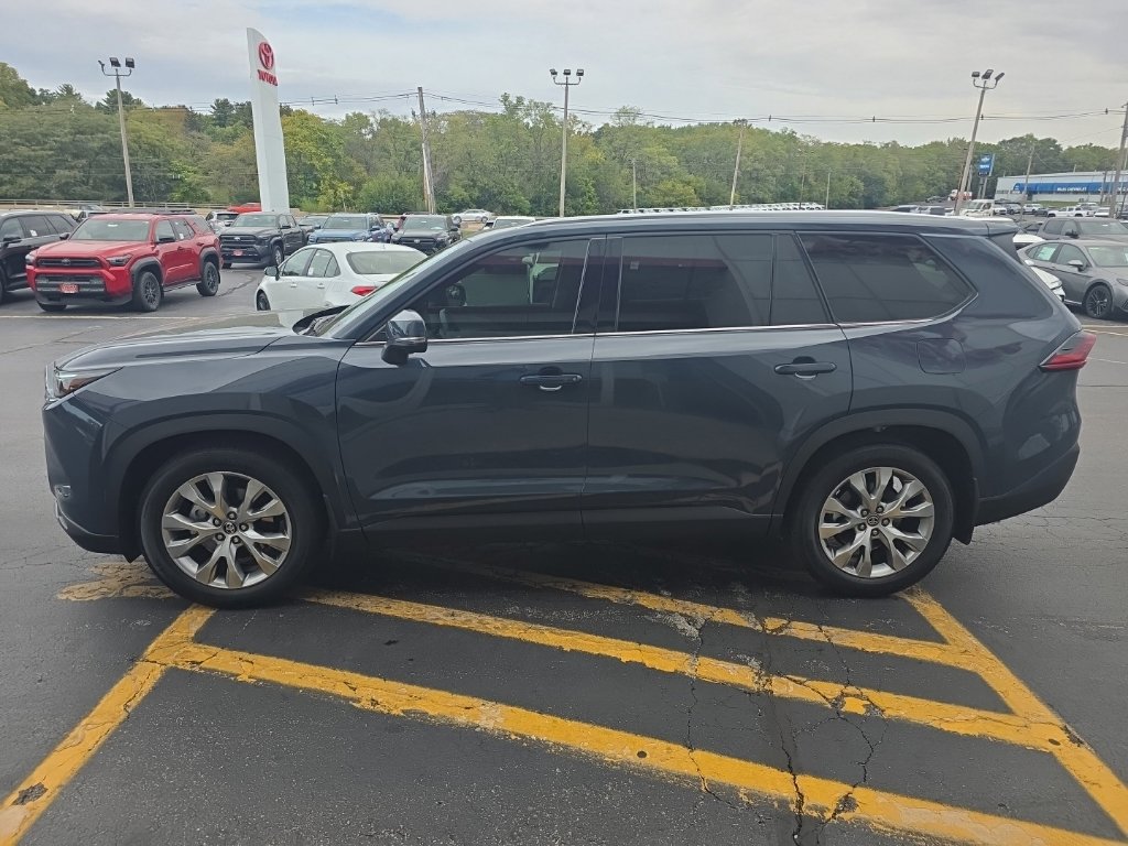 Used 2026 Toyota Grand Highlander FWD image 9