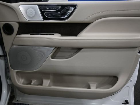 Used 2020 Lincoln Navigator Reserve w/ Luxury Package image 22