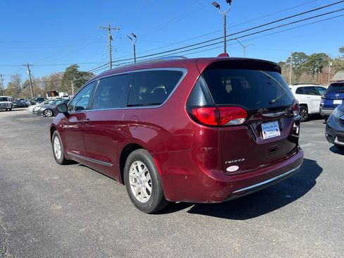 Used 2020 Chrysler Pacifica Touring-L w/ Advanced Safetytec Group image 4