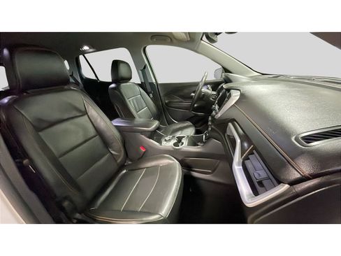 Used 2020 GMC Terrain SLT image 17